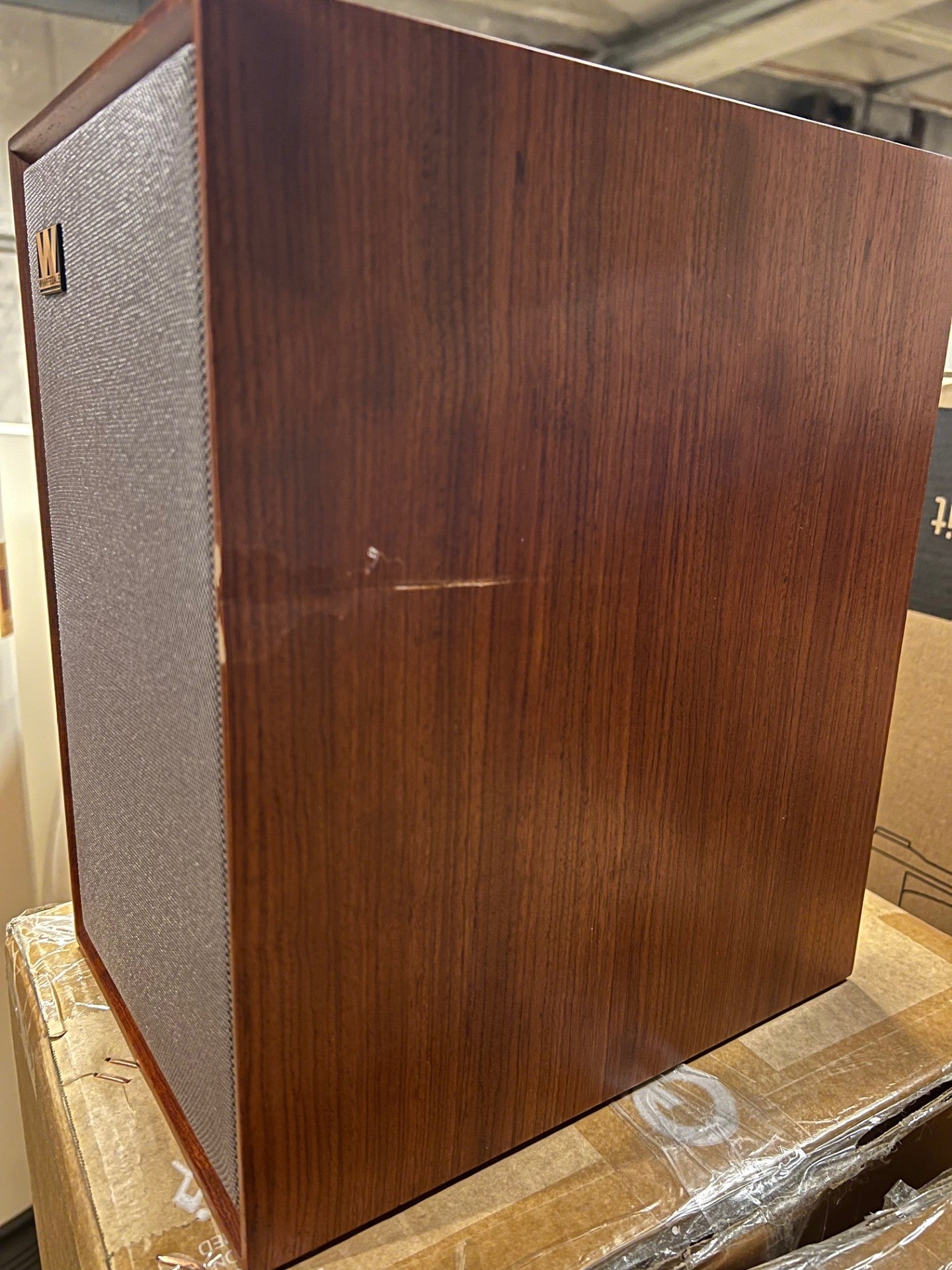 Wharfedale DENTON 80th (B-stock, walnut)